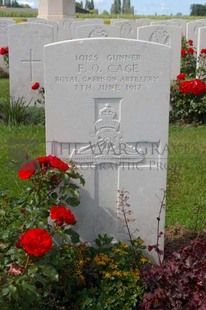 SPANBROEKMOLEN BRITISH CEMETERY - CAGE, F O